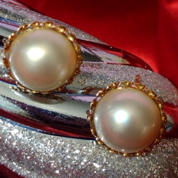 14KT Gold Mabe Pearls - Picture 7 of 11